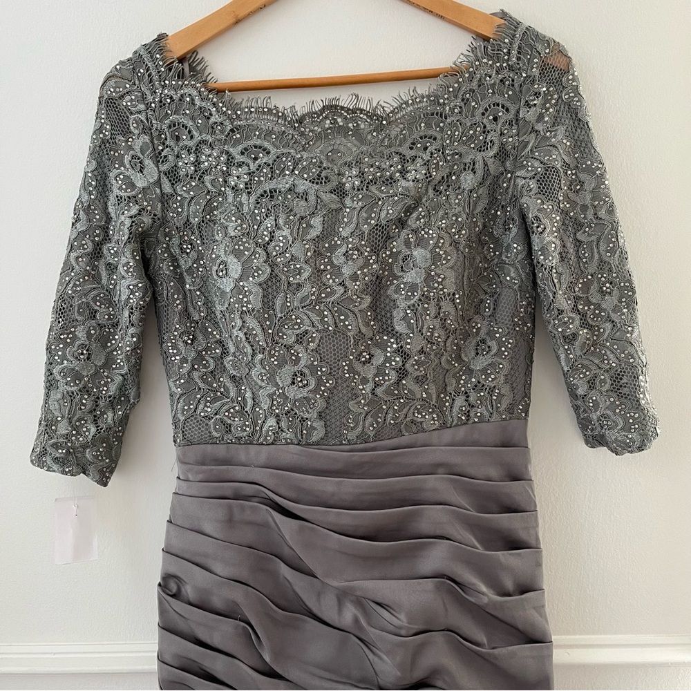 La Femme Elbow Sleeve Floral Lace with Ruching Gown 24926 in Platinum 4, NWT - Picture 3 of 9